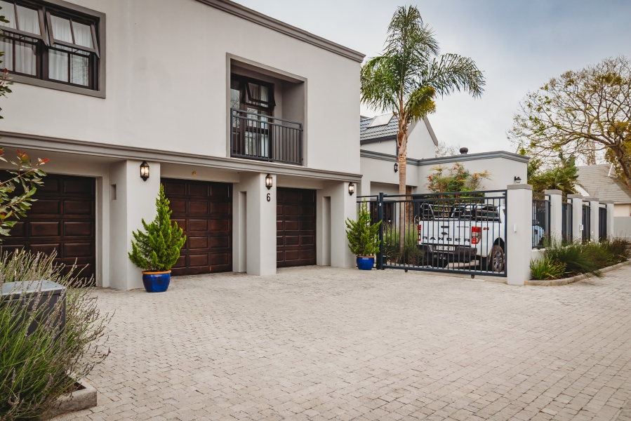 4 Bedroom Property for Sale in Heatherlands Western Cape